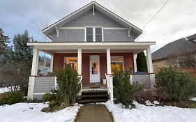 Chalet Au Bon Pain By Fernie Lodging Company